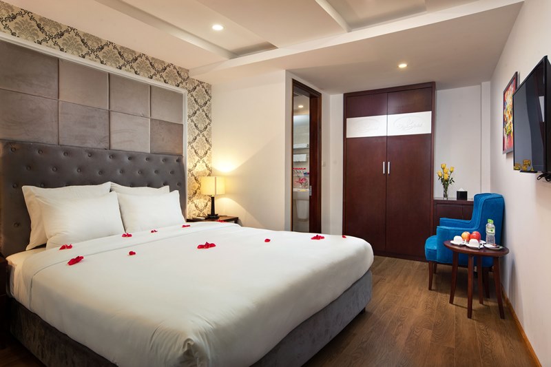 SKYLINE HOTEL ***
